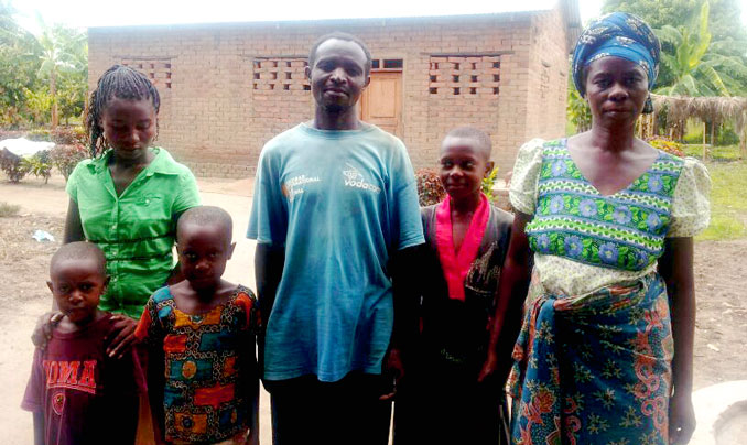 The Daudi family enrolled in a farmer field school implemented by TechnoServe with Irish Aid funding.