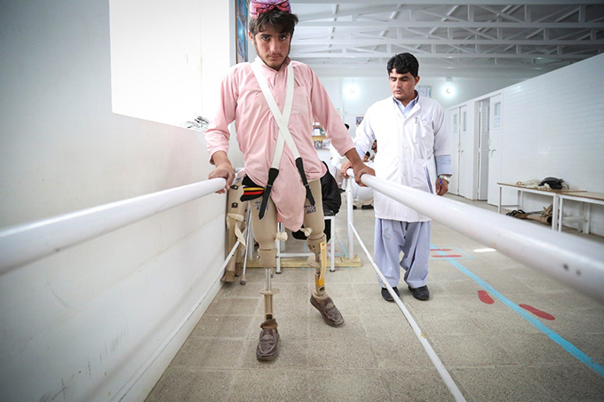 Lashkar Gah, ICRC orthopedic centre. Abdul Latif, a patient. Photograph credit: ICRC 2017
