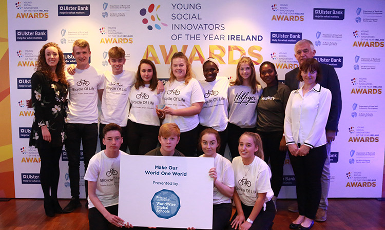 Winners of the Make Our World One World award, Portmarnock Community School, with YSI Guides Colette Cronin and Niall Fitzgerald and Rita Walsh, Director, WorldWise Global Schools